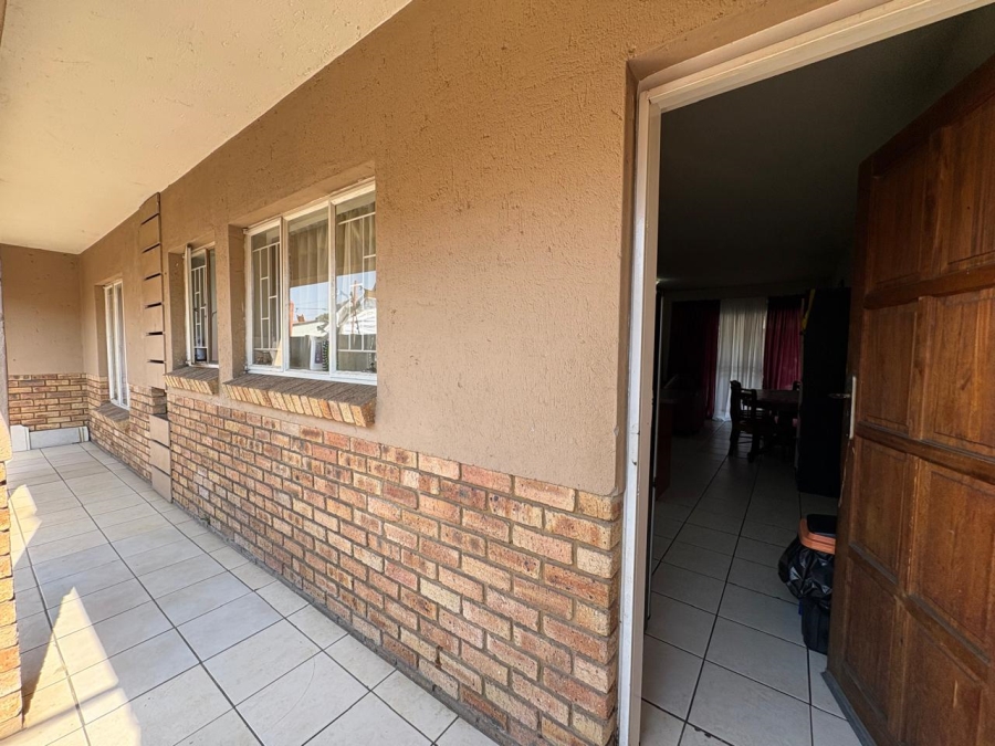2 Bedroom Property for Sale in Rustenburg Central North West